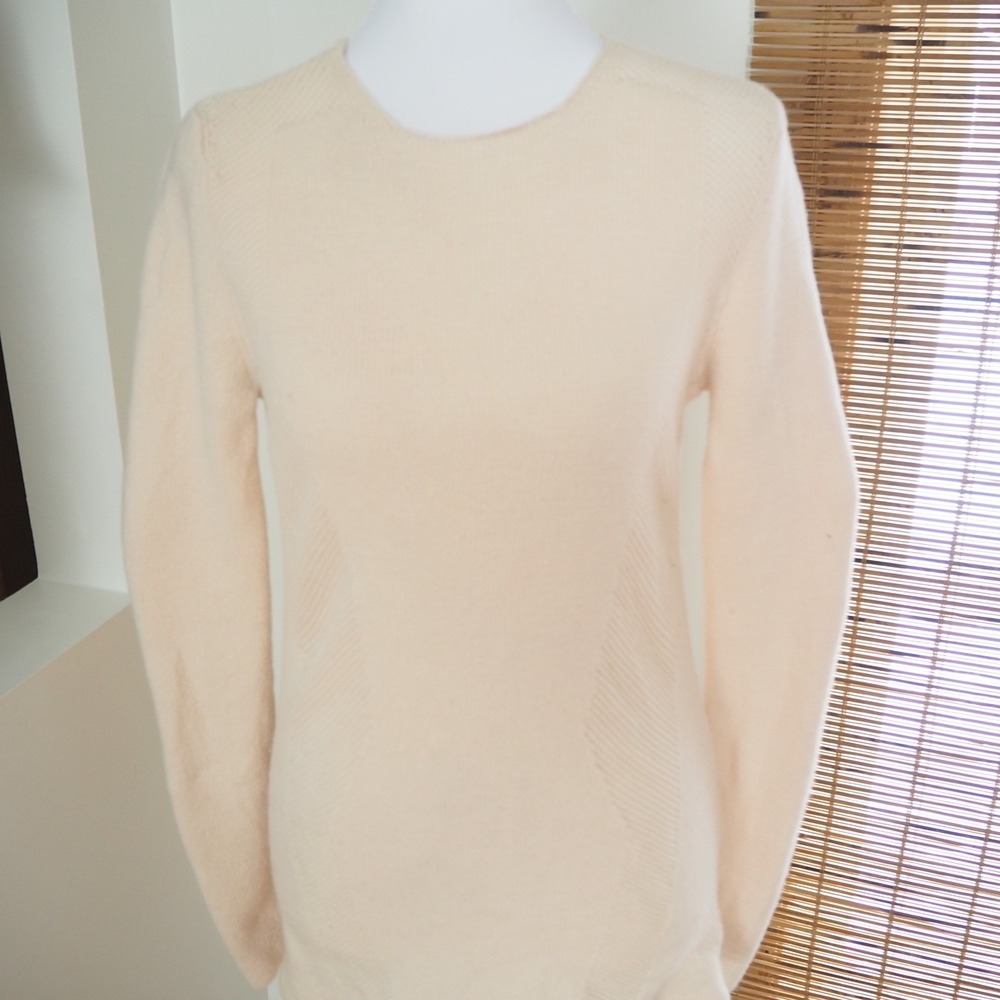 J. McLaughlin Womens Sz M 100% Merino Wool Pullover Sweater Cream Tight Knit CL‎